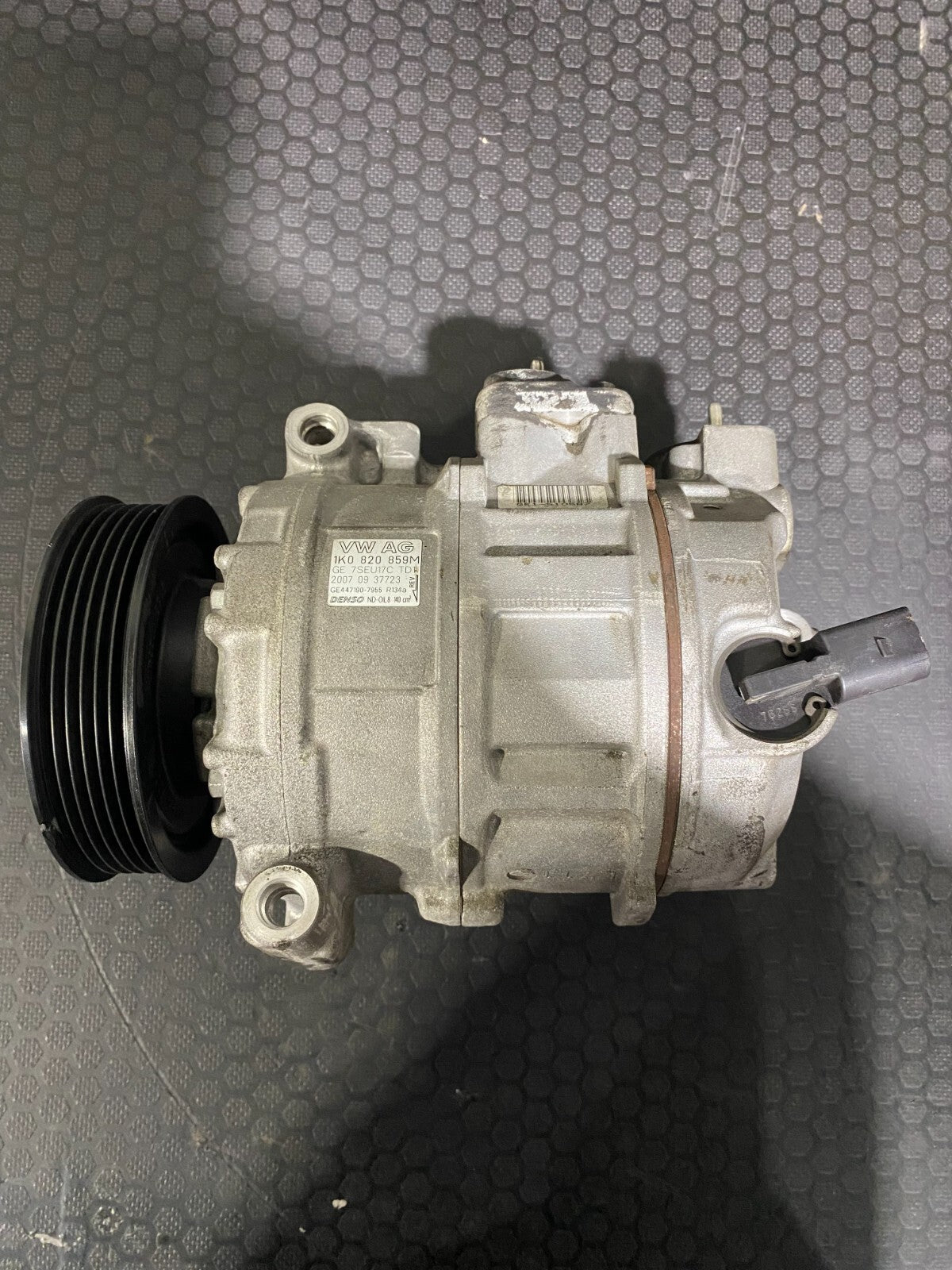 Volkswagen Golf AC Compressor 1K0820859M