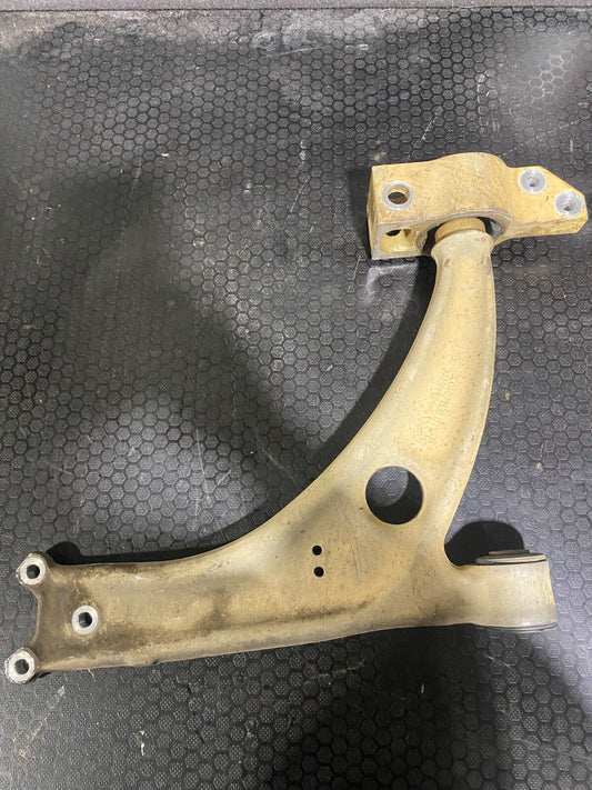 Volkswagen Passat R36 Control Arm Right/Left 3C0407153B