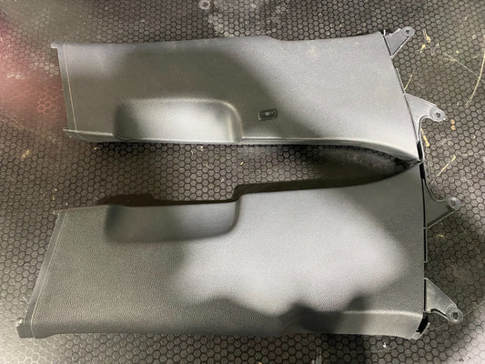 Volkswagen Golf Mk6 Lower B Pillar Set 1K4867298J 1K4867297J