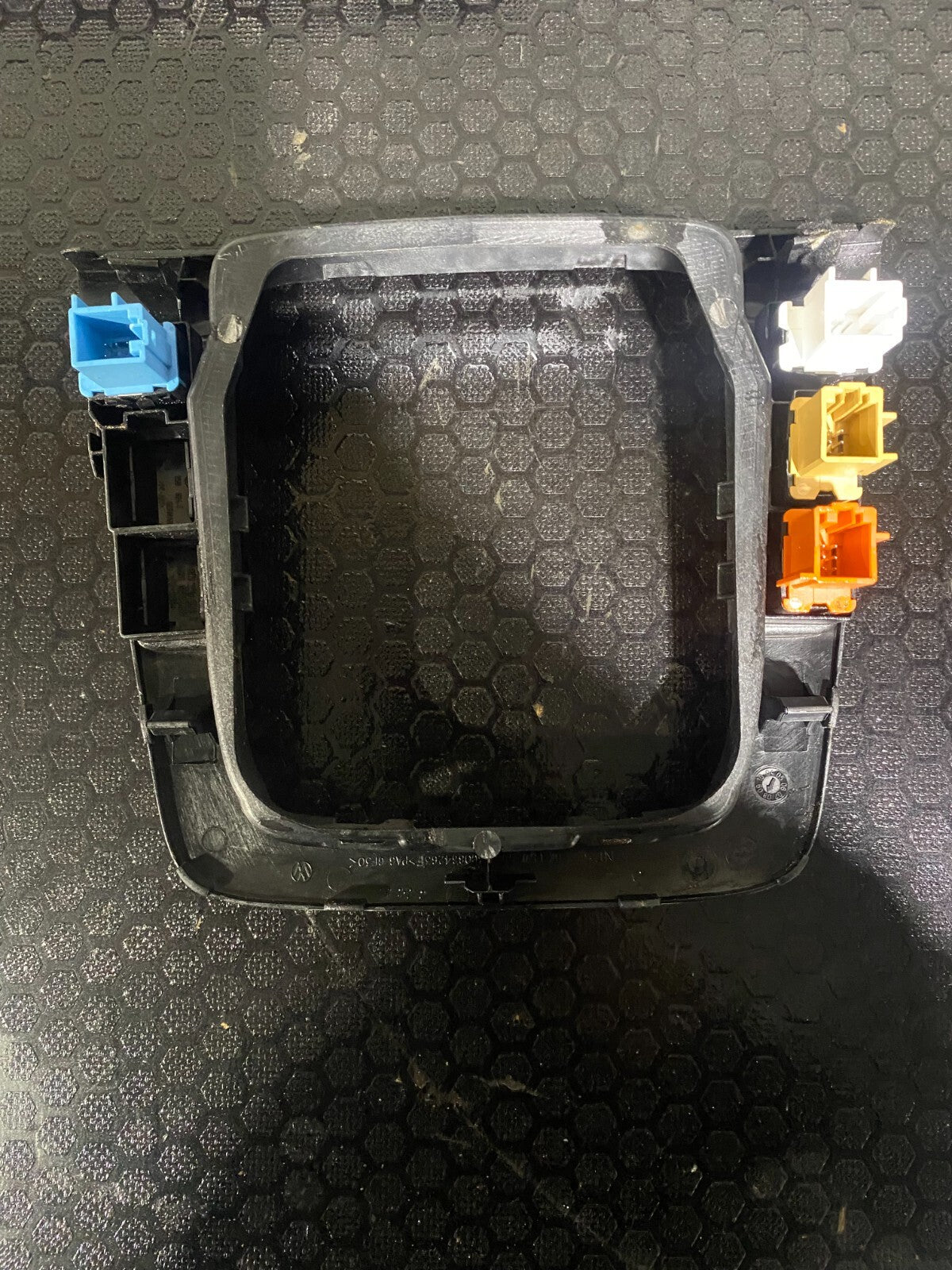 Volkswagen Passat R36 Shifter Surround 3C0864263