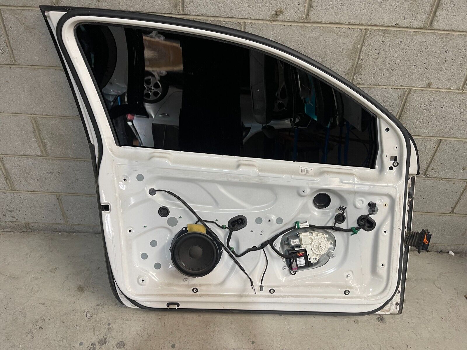 Volkswagen Golf MK5 Front Left Door In White *Freight Available*