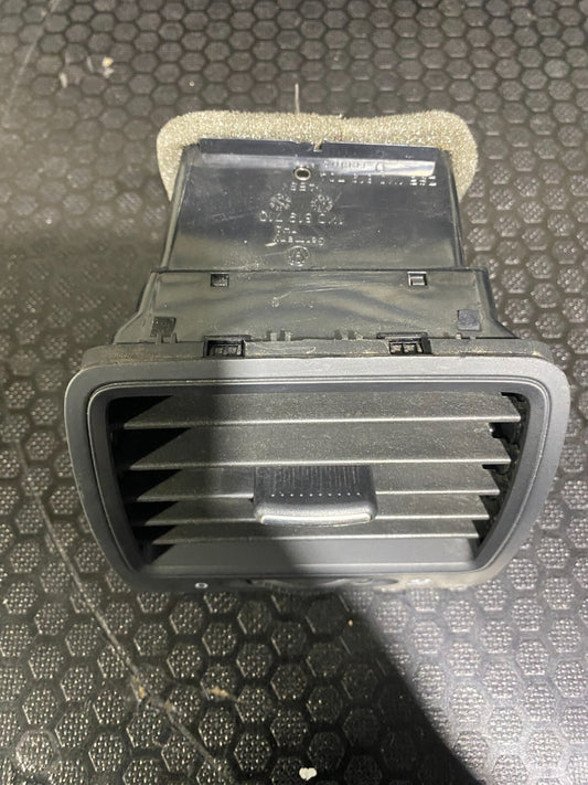Volkswagen Golf MK5 Right Dash Air Vent 1K0819710