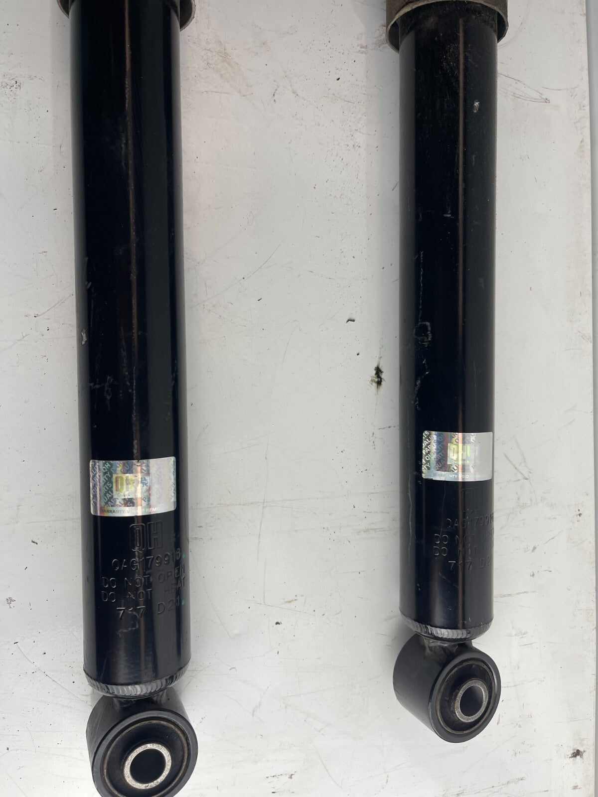 VWAG Rear Shockers Quinton Hazell QAG179916 MK5 / MK6 GTI PAIR