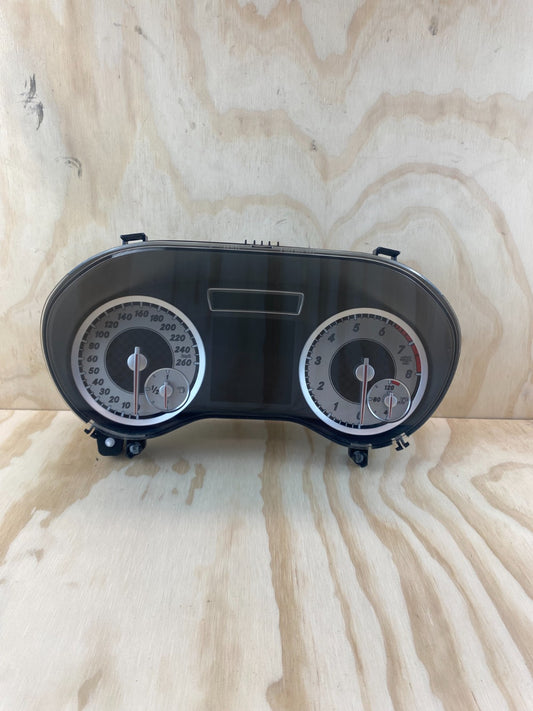 Mercedes-Benz A Class Speedometer / Cluster A1769008901