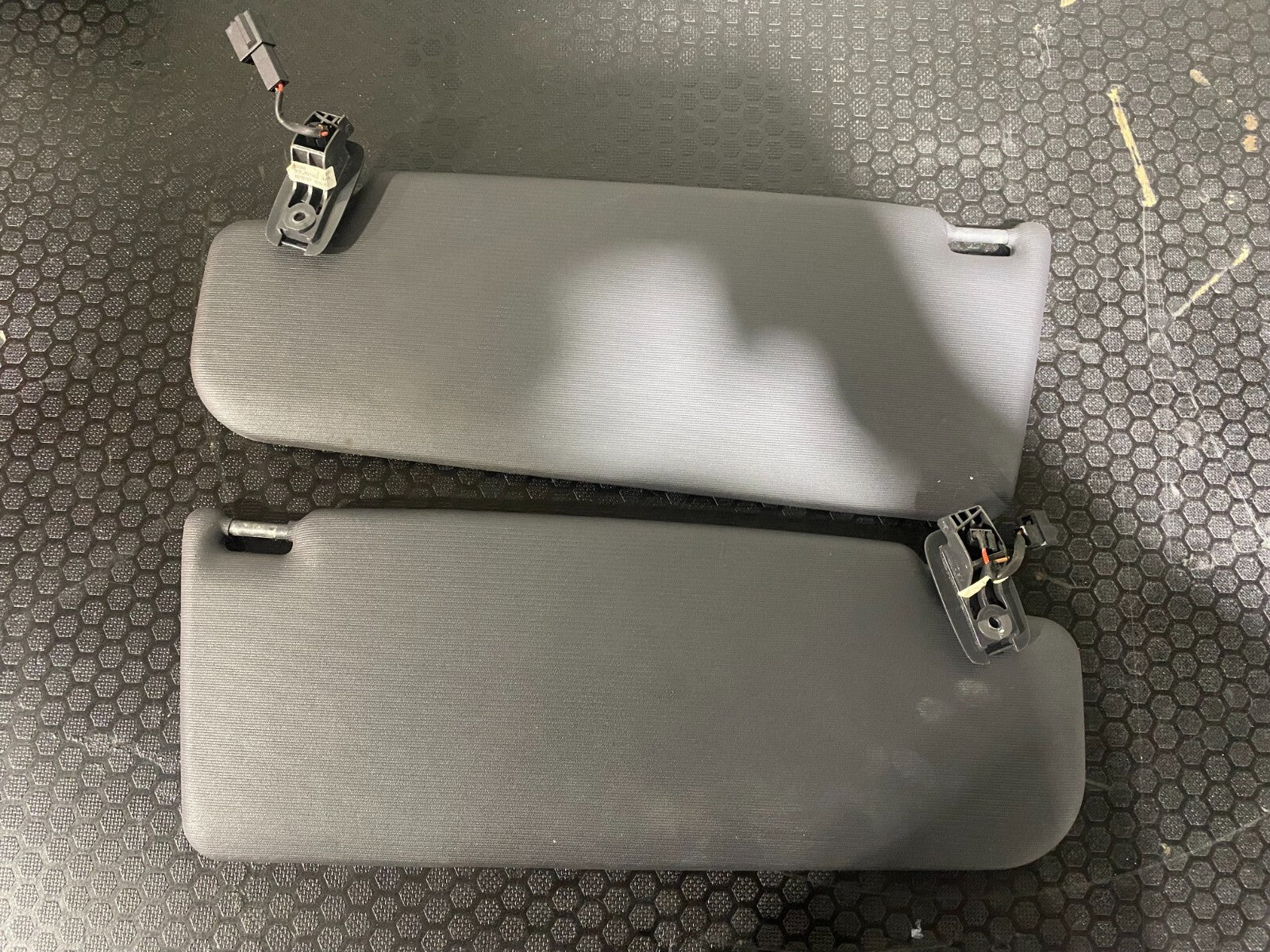Volkswagen Golf MK5 MK6 Sunvisor Set 1K0857552 1K0857551