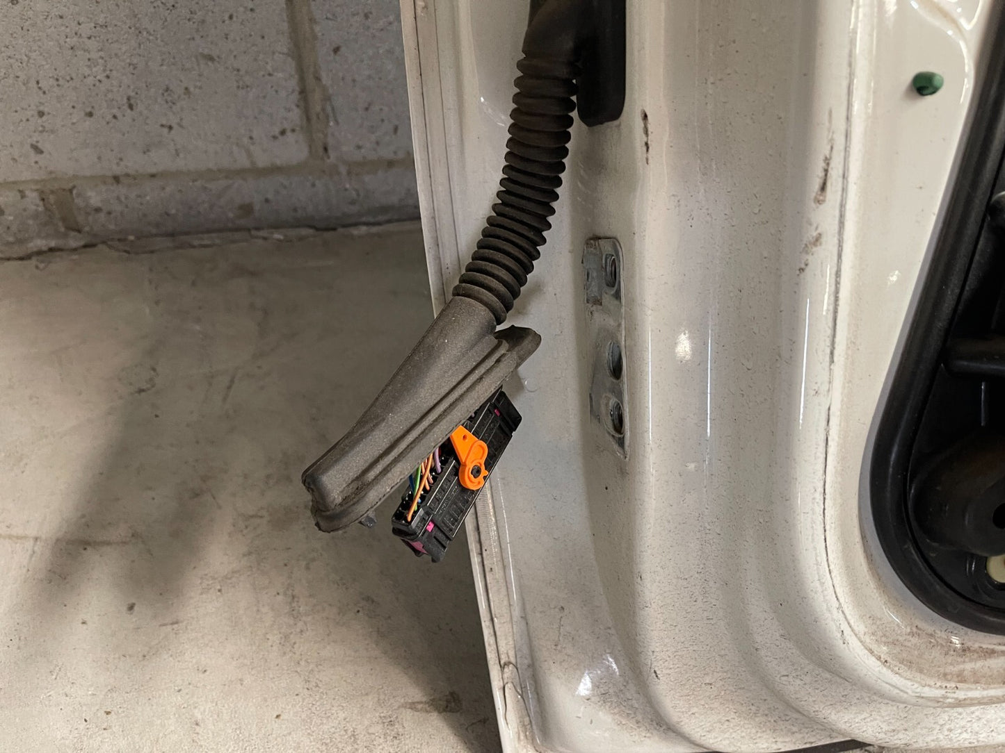 Volkswagen Golf MK6 Front Right Door In White *Freight Available*