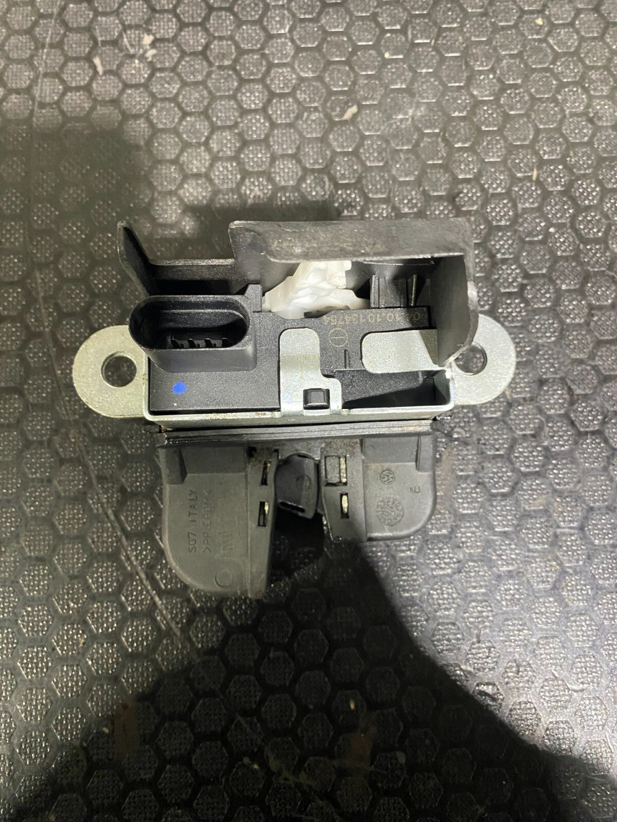 Volkswagen Rear Trunk Boot Lid Lock Latch 5K0827505A