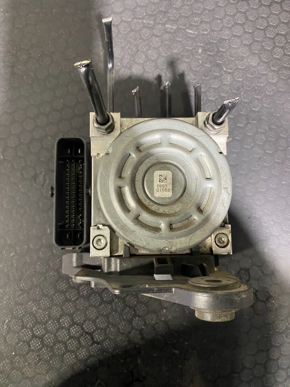 Volkswagen Golf ABS Brake Pump Module 3Q0614517Q