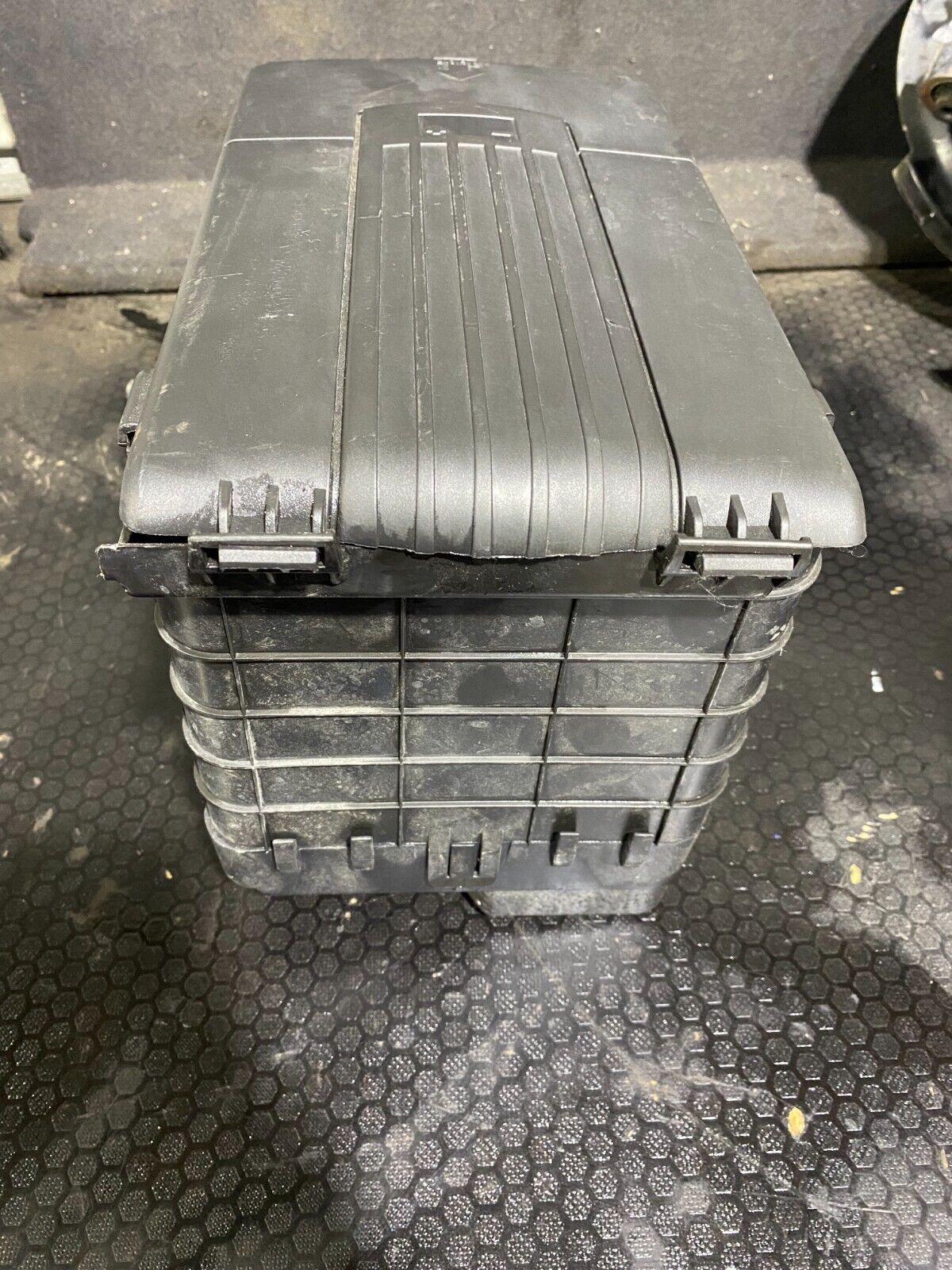 VW  MK5/MK6 2.0L Turbo Complete Battery Box 1K0915325