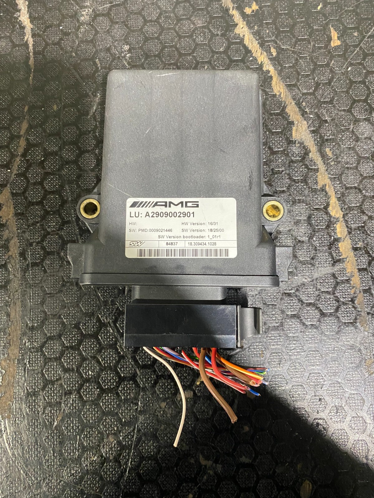 Mercedes-Benz C63s 2019-2021 A2909002901 Active Engine Mount Control Module