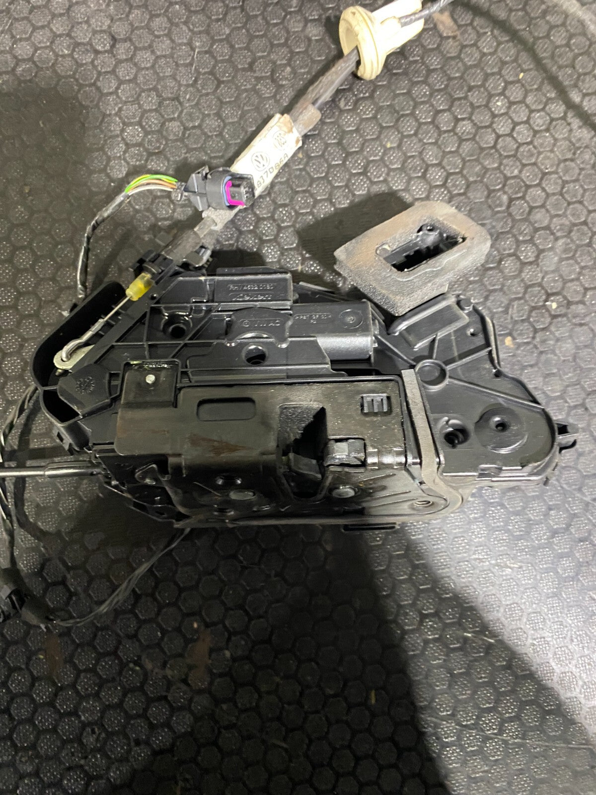 Volkswagen Locking Actuator 5TC837016