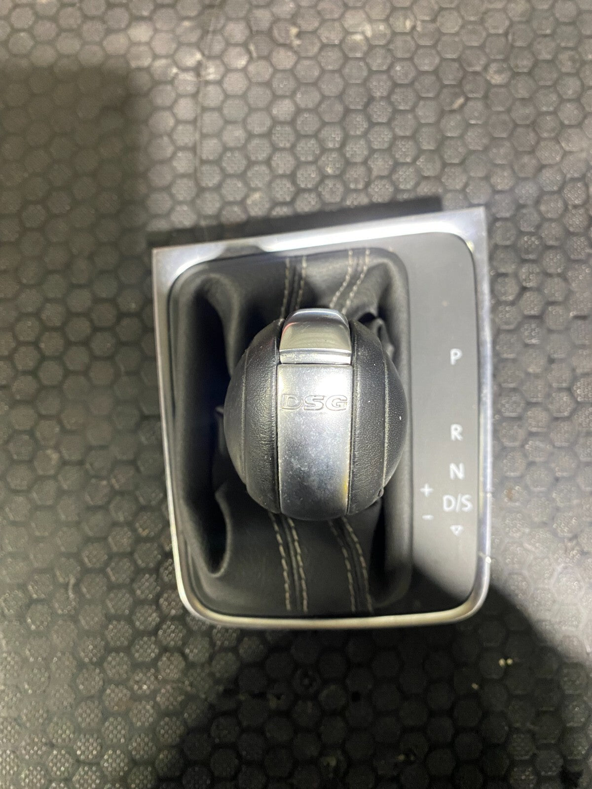 Volkswagen Golf MK7-7.5 R Shift Knob 5G2713203K