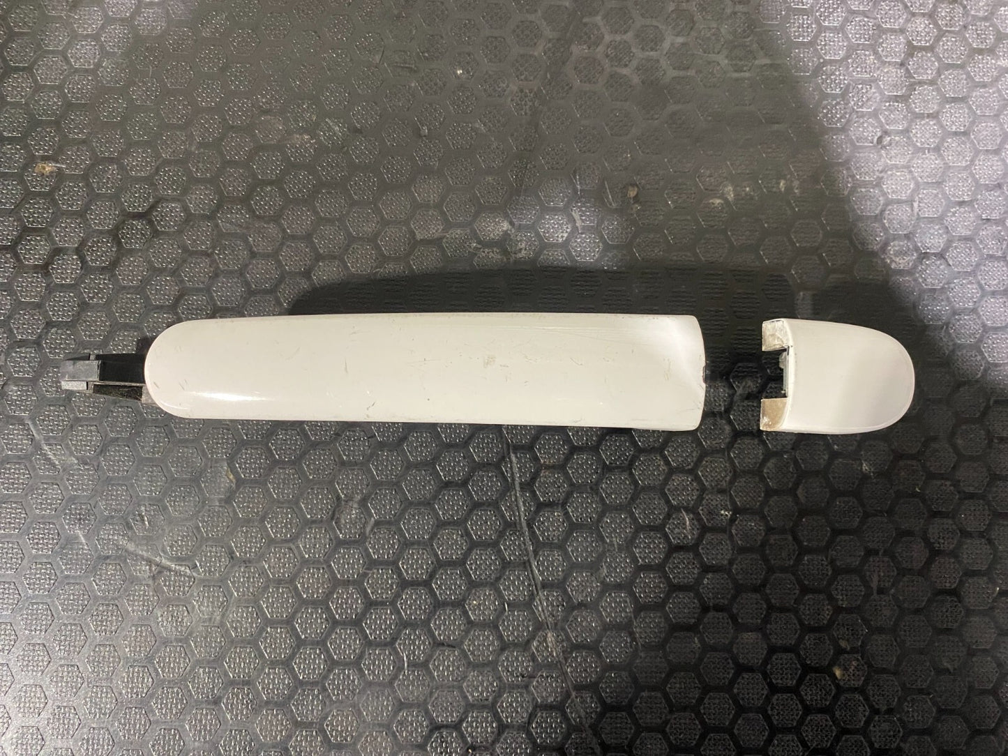 Volkswagen Golf MK5 White Door Handle Complete 3B0837207 1K4839167