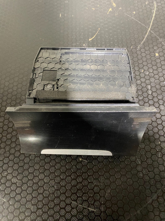 Volkswagen Golf Mk7 Centre Console Storage Compartment USB AUX-IN 5G2863391