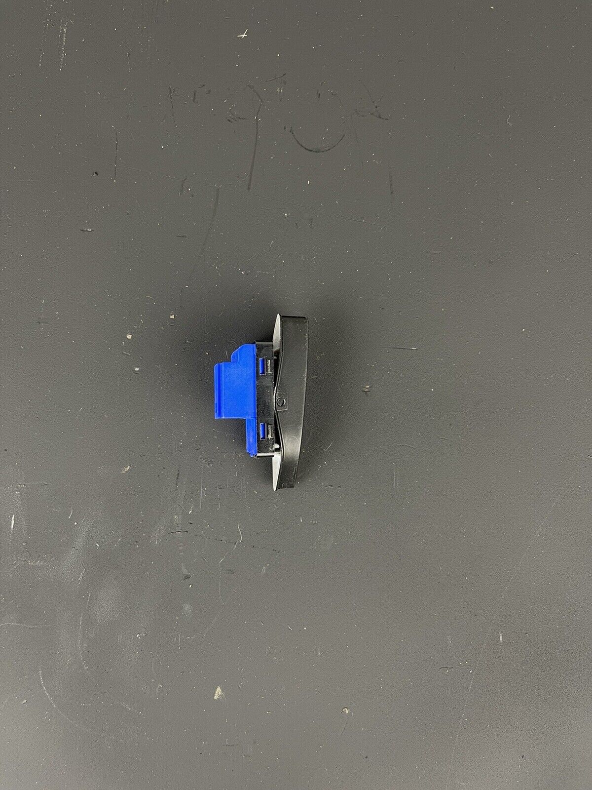 Volkswagen Golf 05-13 USED INTERIOR DOOR LOCK SWITCH