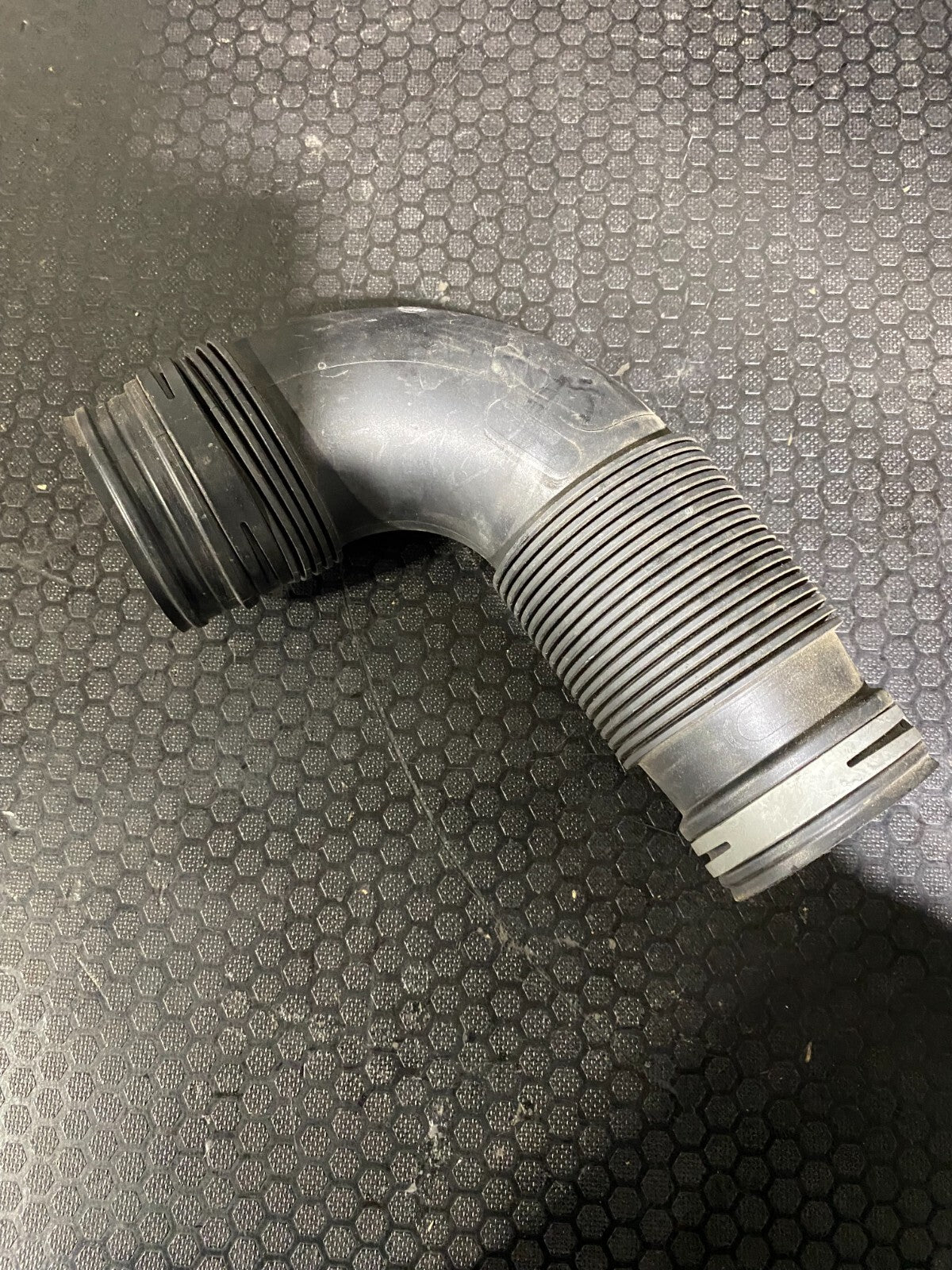 Volkswagen Air Intake Connecting Pipe 1K0129684T