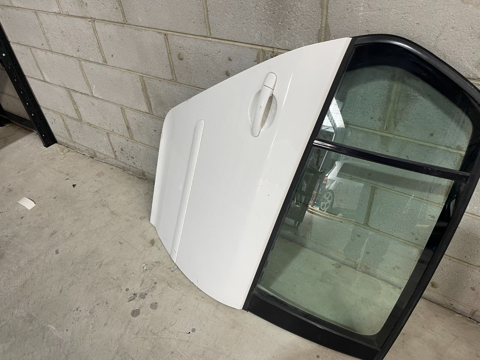 Volkswagen Golf MK5 Rear Right Door In White *Freight Available*