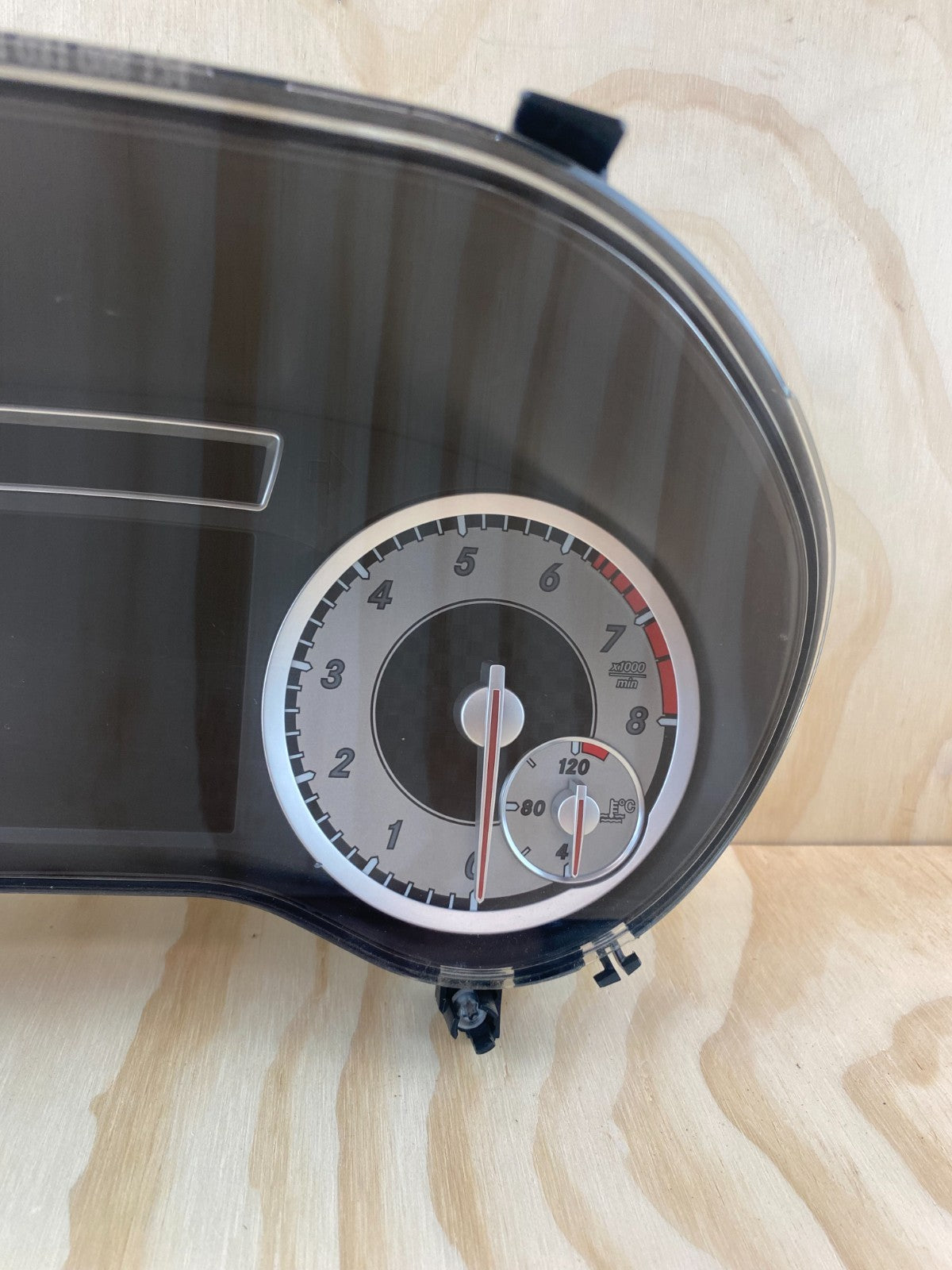 Mercedes-Benz A Class Speedometer / Cluster A1769008901