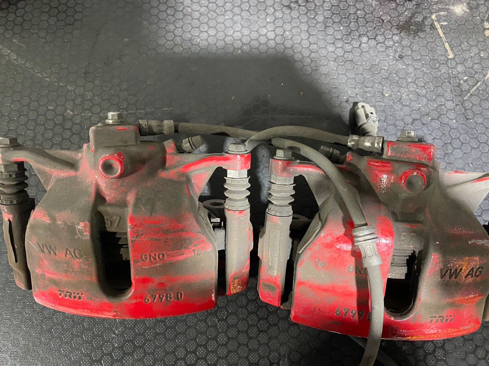 Volkswagen MK7-7.5 GTI Performance Front Brake Callipers Set