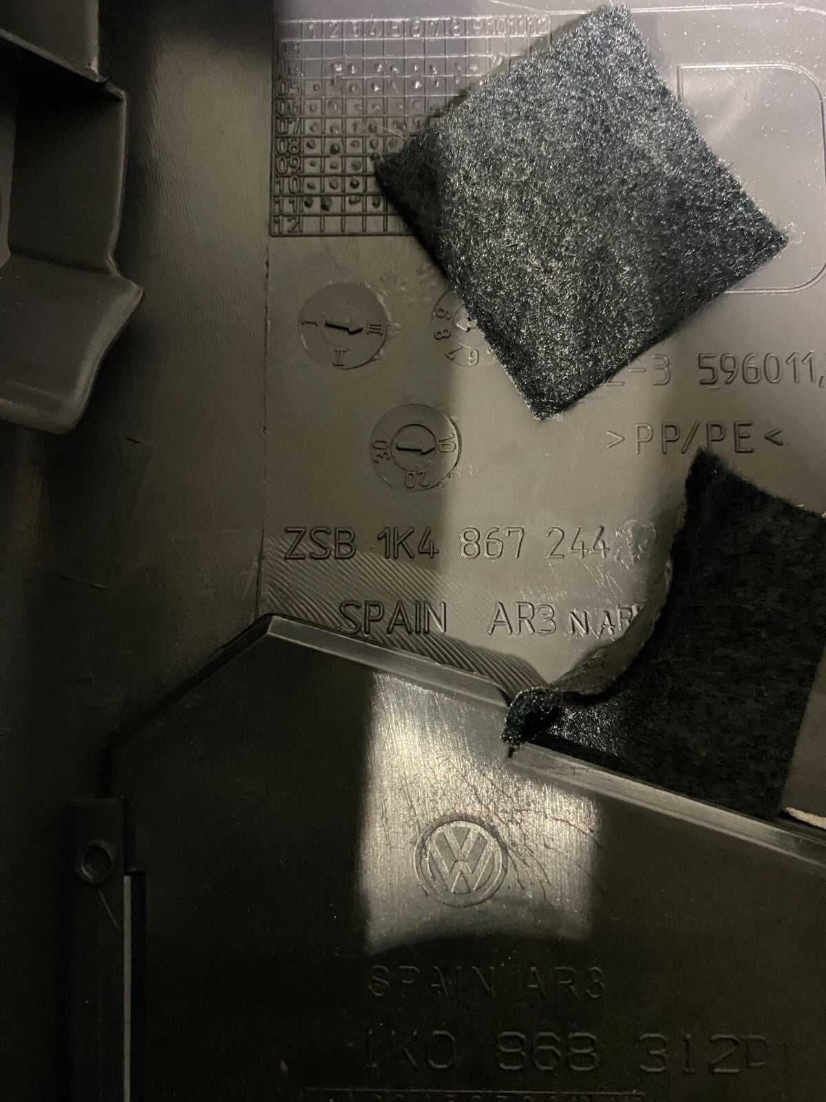 Volkswagen Golf MK5 / MK6 2004-2013 4 Door Right B Pillar 1K4867244