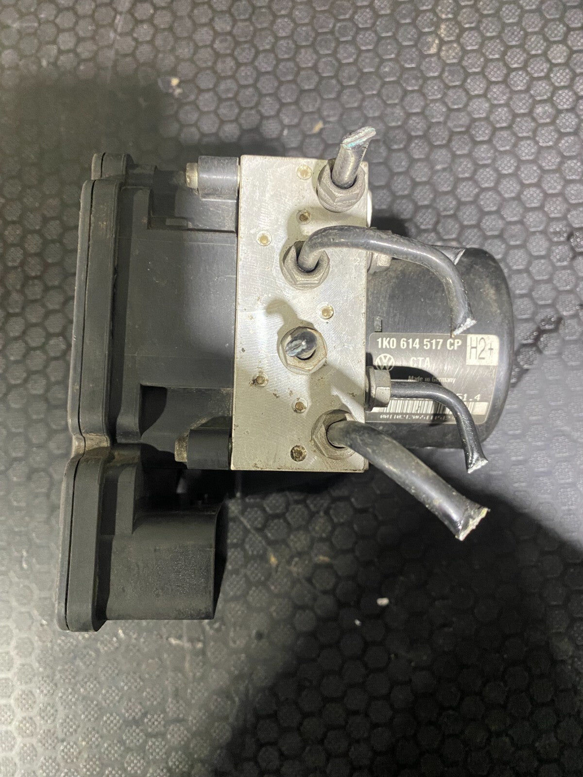 Volkswagen Golf ABS Brake Pump Module 1K0614517CP