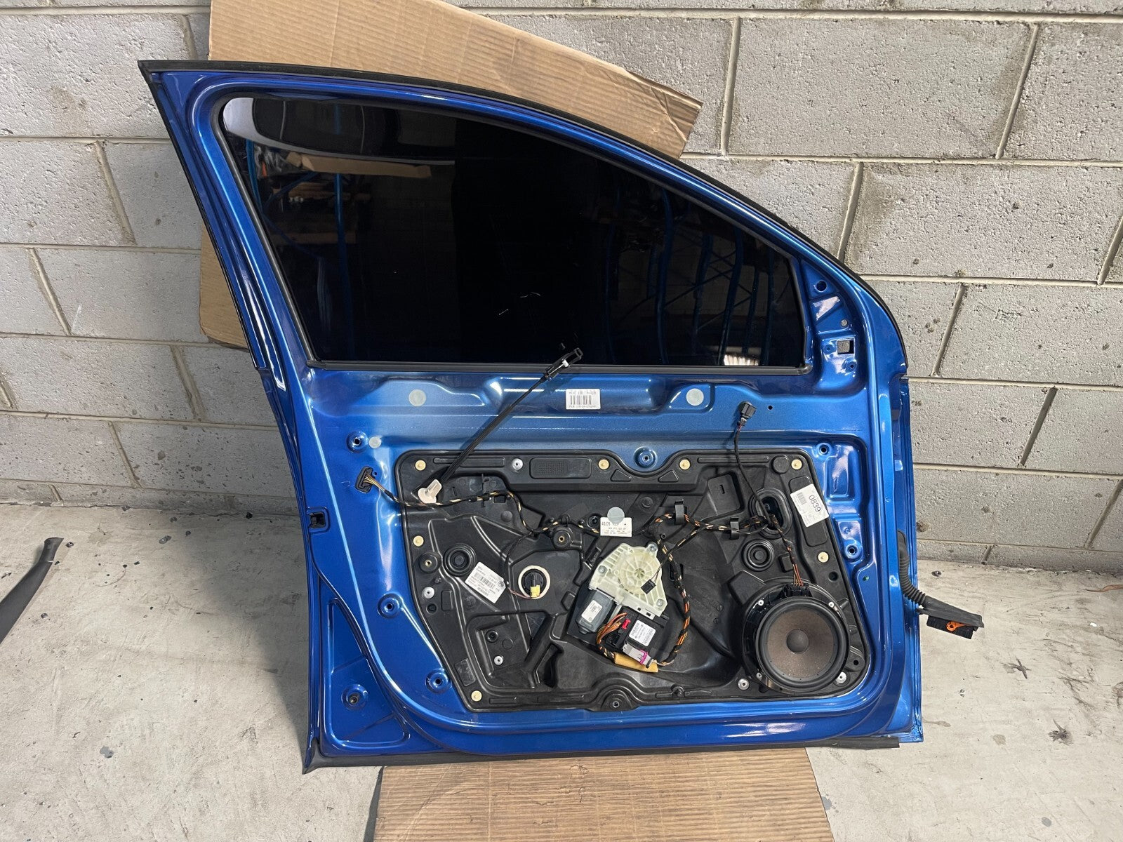 Volkswagen Golf MK6 Front Left Door In Blue *Freight Available*