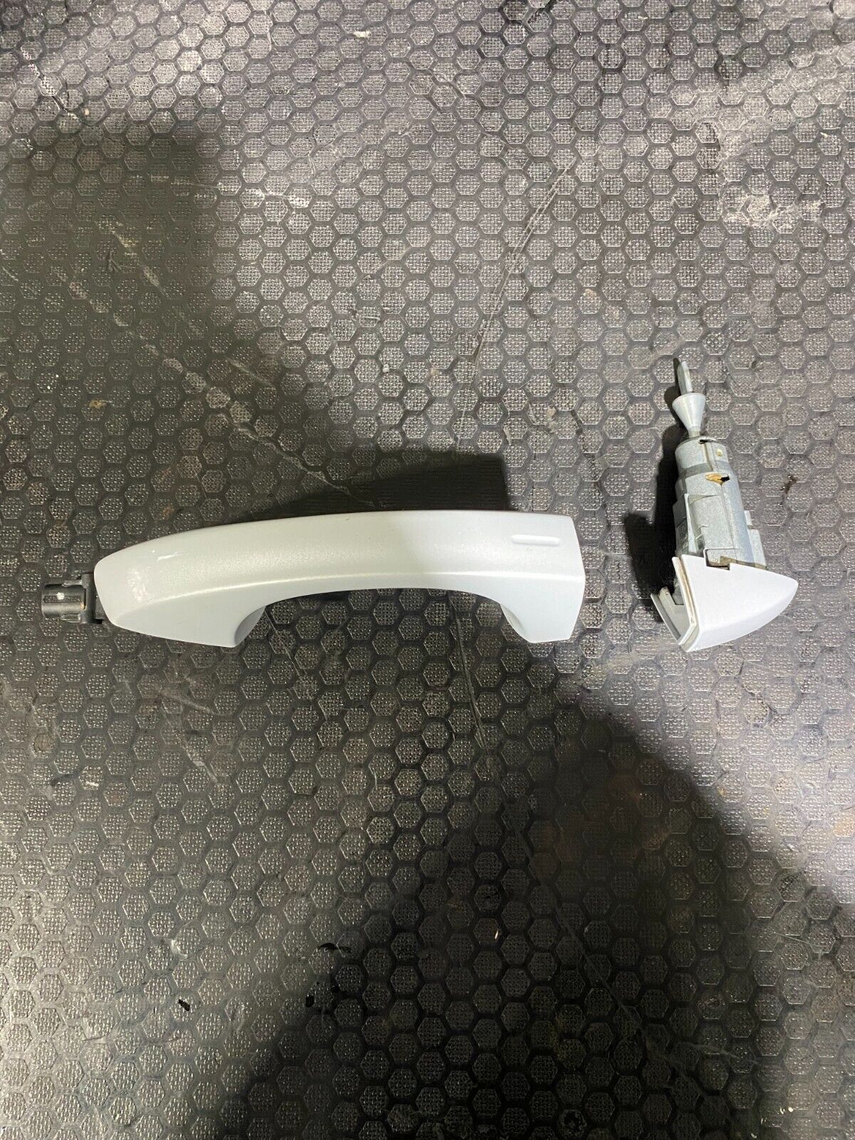 Volkswagen MK7-7.5 Driver Door Handle With Keyless Entry 5G0837206Q 5G0837167