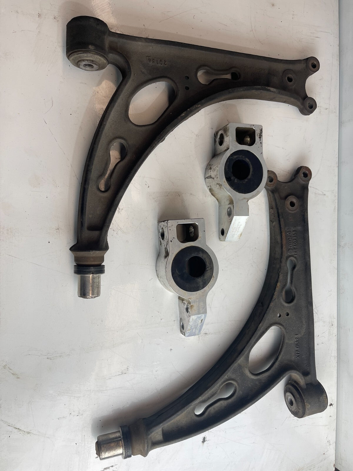 VWAG Front Lower Control Arm With SuperPro ALOY3273-80K Bushing 1K0407153G SET