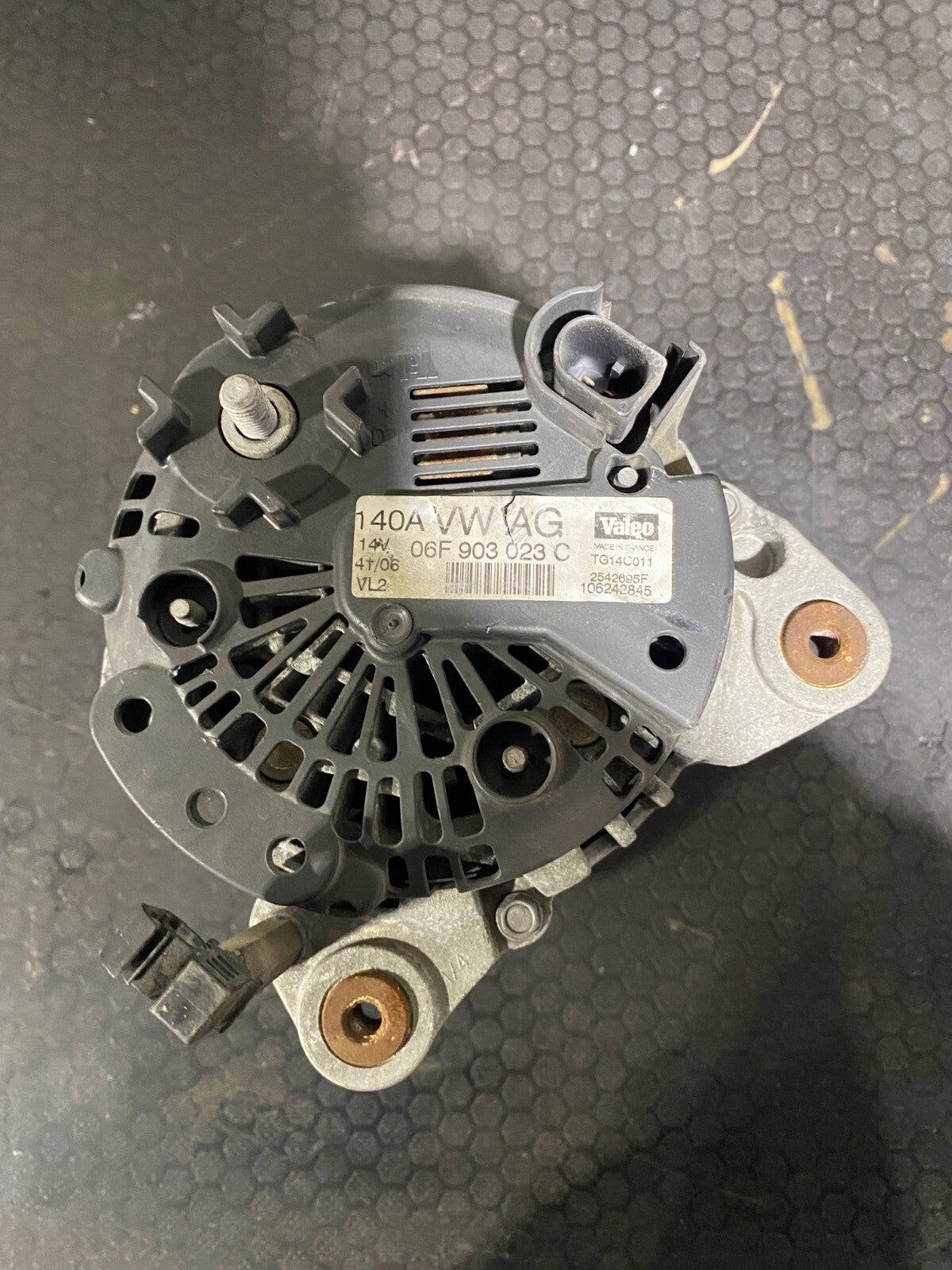 Volkswagen Golf Alternator 06F903023C