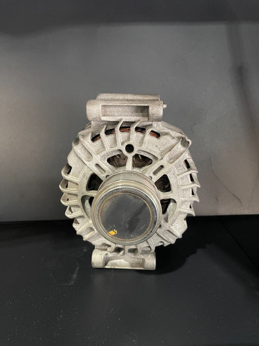 Volkswagen Golf Alternator 06J903023B