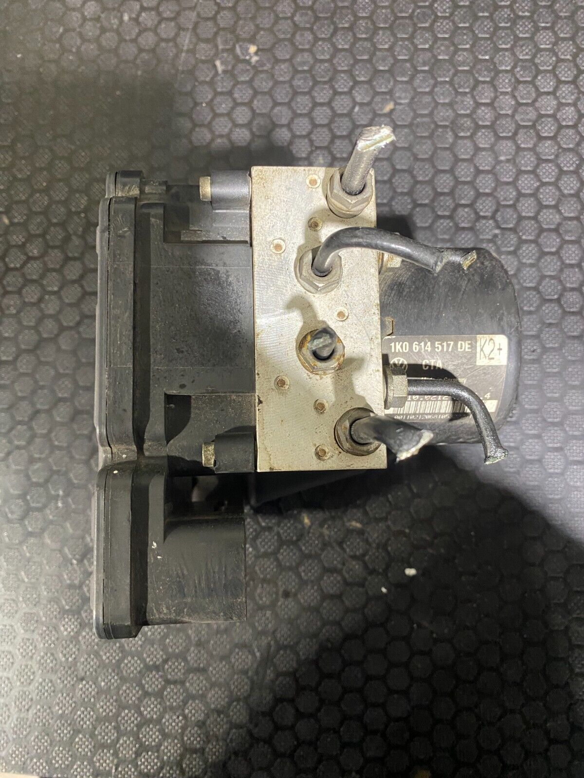 Volkswagen Golf ABS Brake Pump Module 1K0614517DE