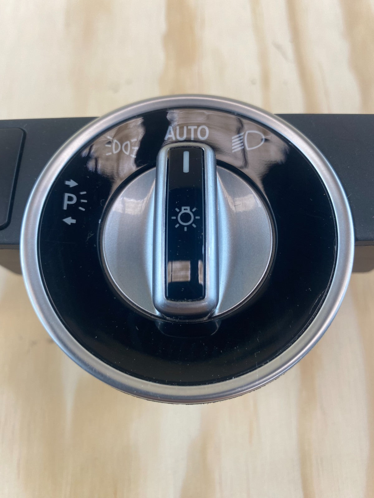 Mercedes-Benz A / B / CLA / GLA / E / C CLASS Headlight Control A2129050551
