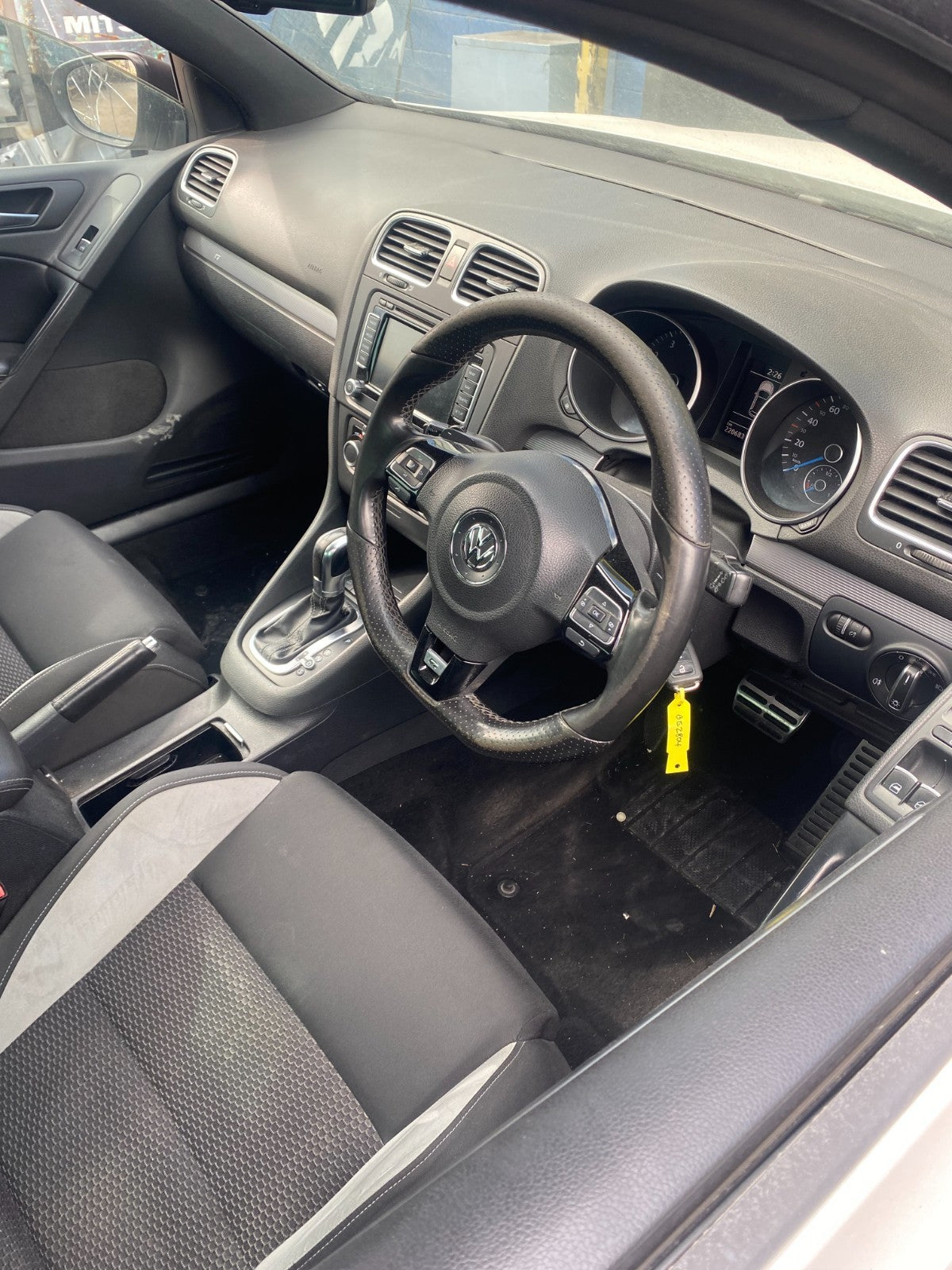 NOW WRECKING Volkswagen Golf R MK6 2011 In White 220683KM