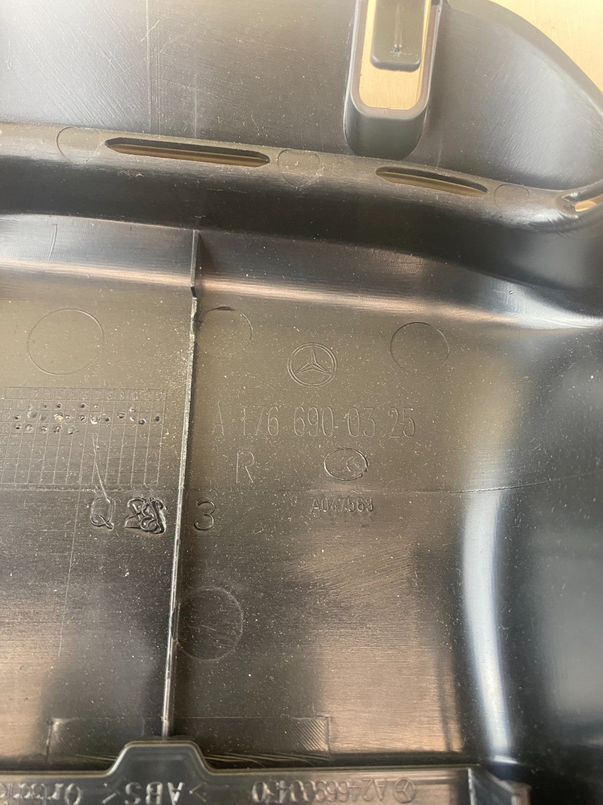 Mercedes-Benz A Class W176 B Pillar Set In Black A1766900325 A1766900225
