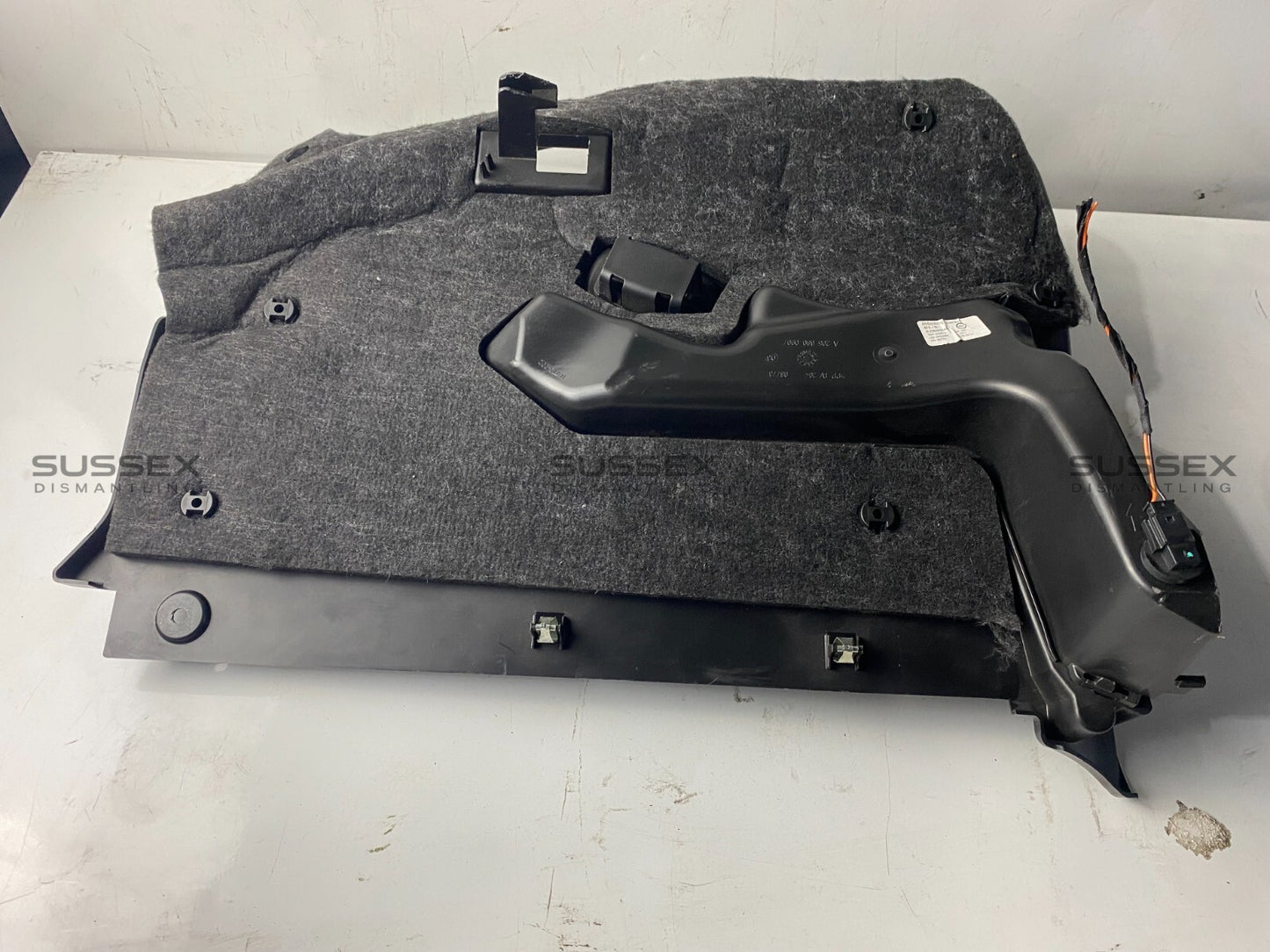 Mercedes-Benz Under Dashboard Footwell Light / Ventilation A2056800907