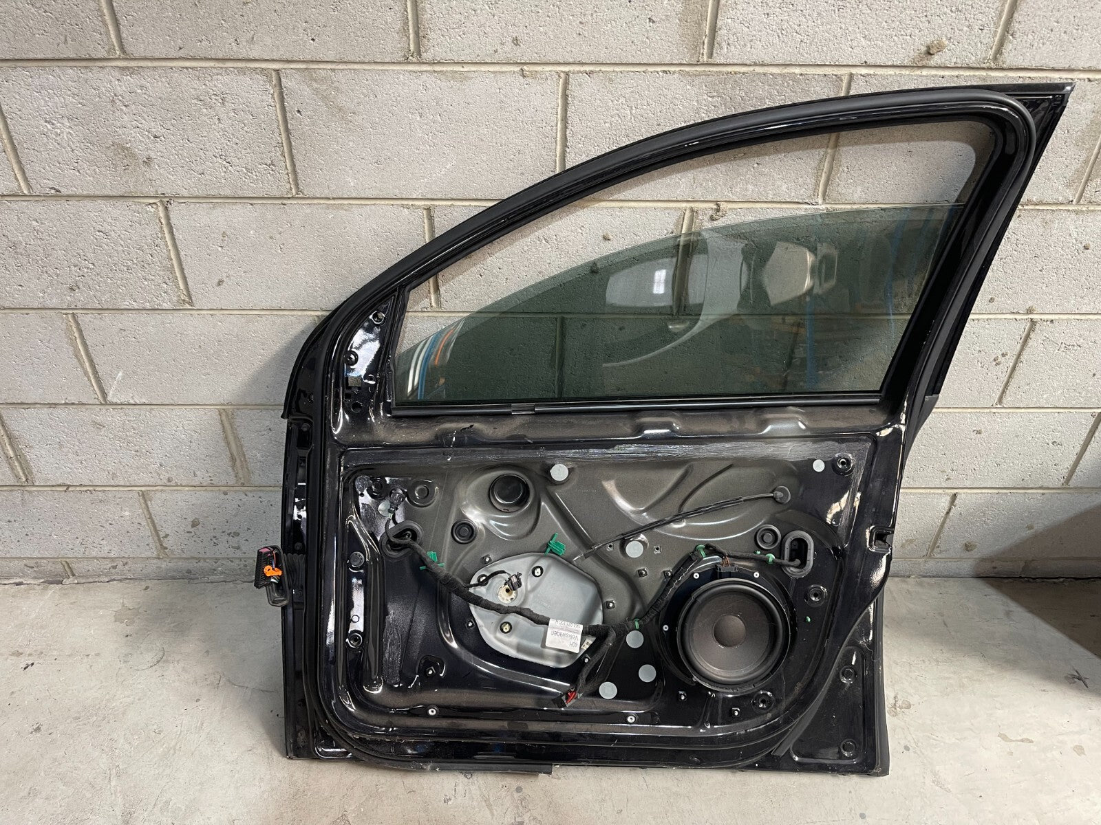Volkswagen Golf MK5 Front Right Door In Black *Freight Available*