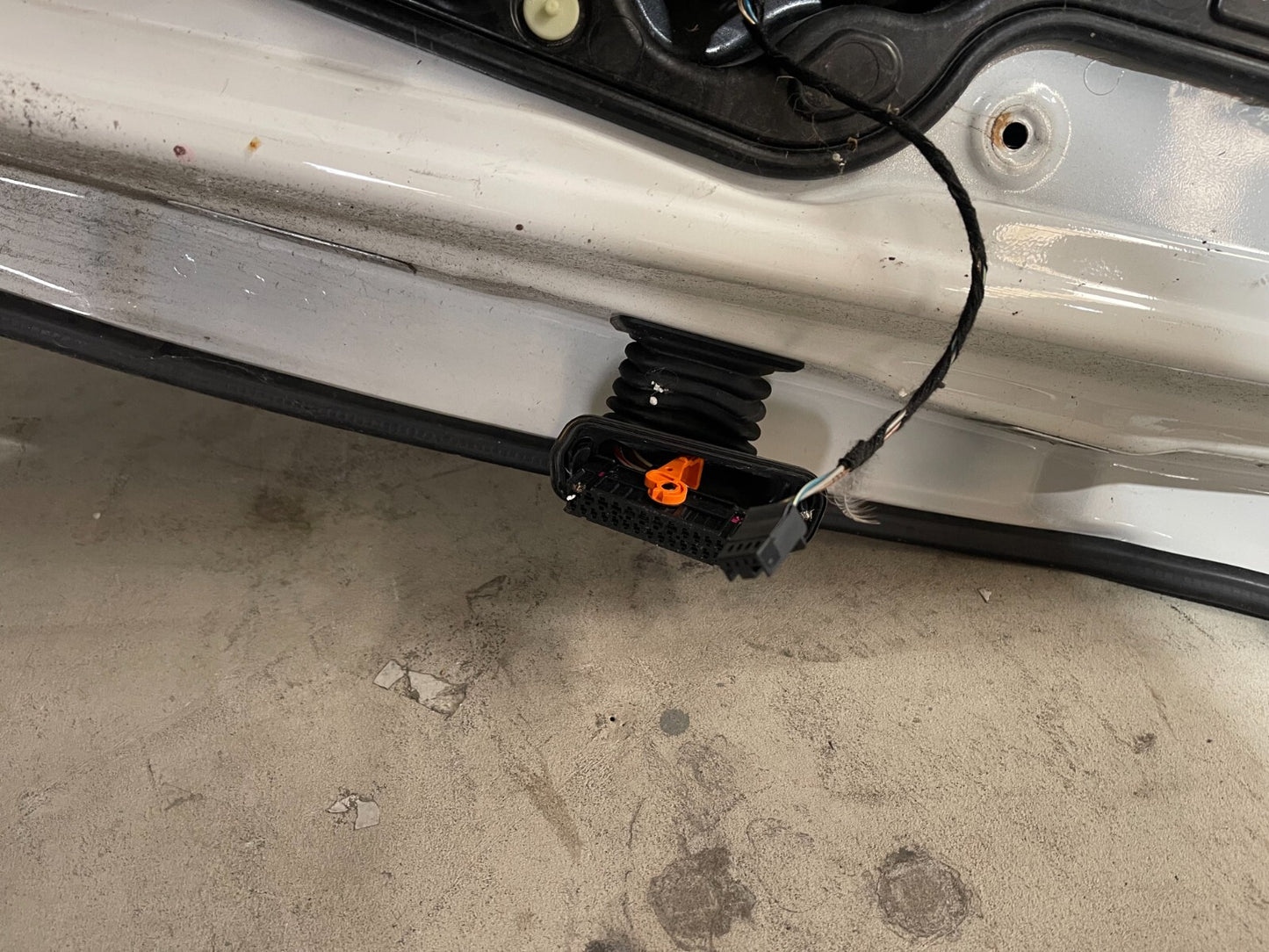 Volkswagen Golf MK6 Rear Left Door In White *Freight Available*