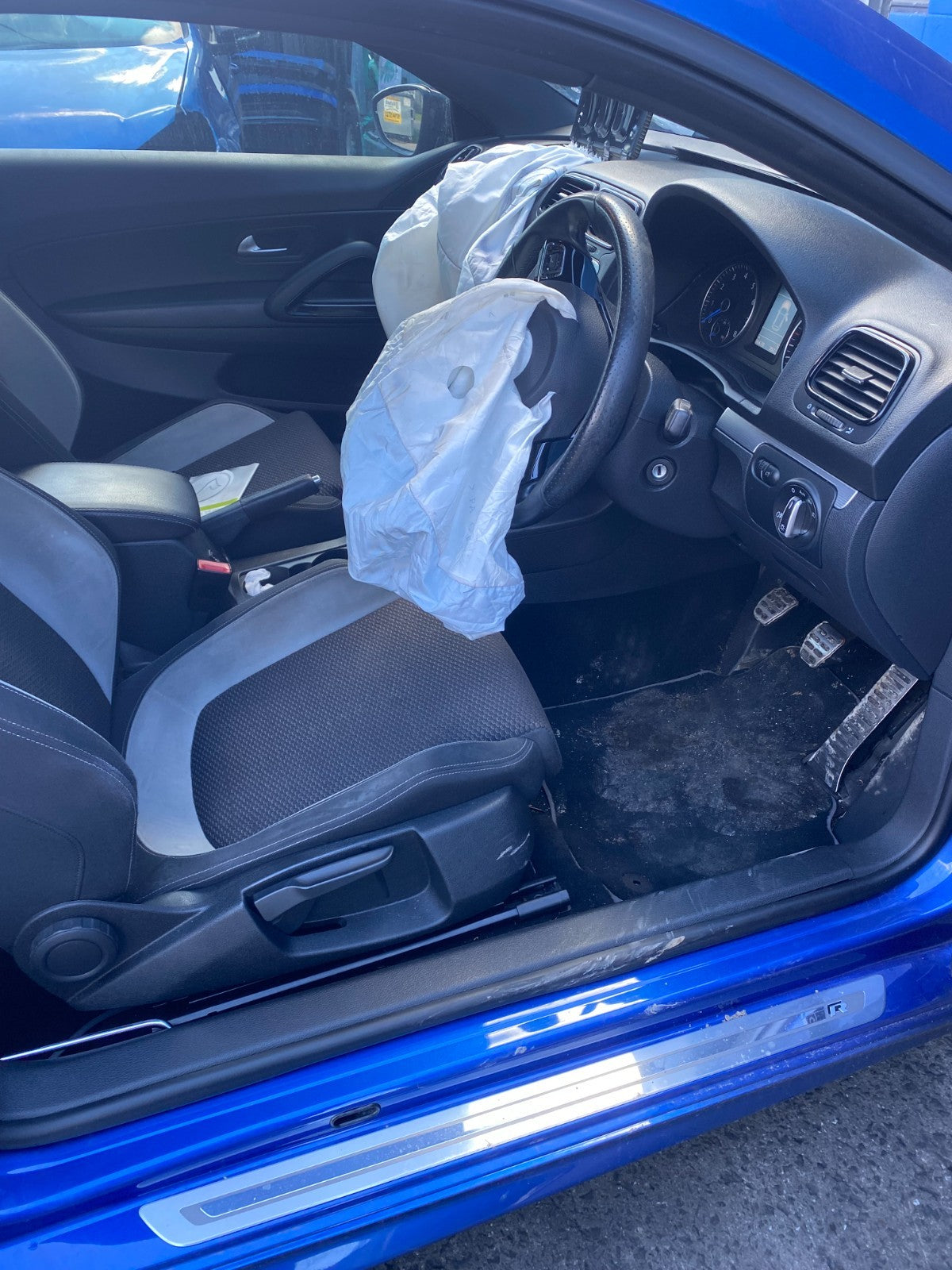 NOW WRECKING LOW KILOMETRE MANUAL Volkswagen Scirocco R 2014 In Blue 86670KM