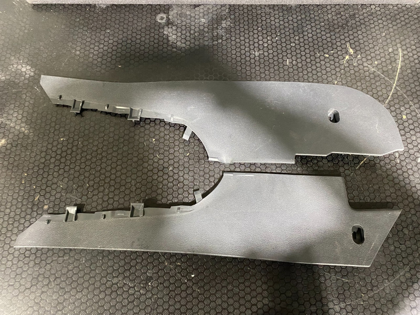 Volkswagen Golf MK5/MK6 Lower Centre Console Cover 1K2863046D 1K2863045D