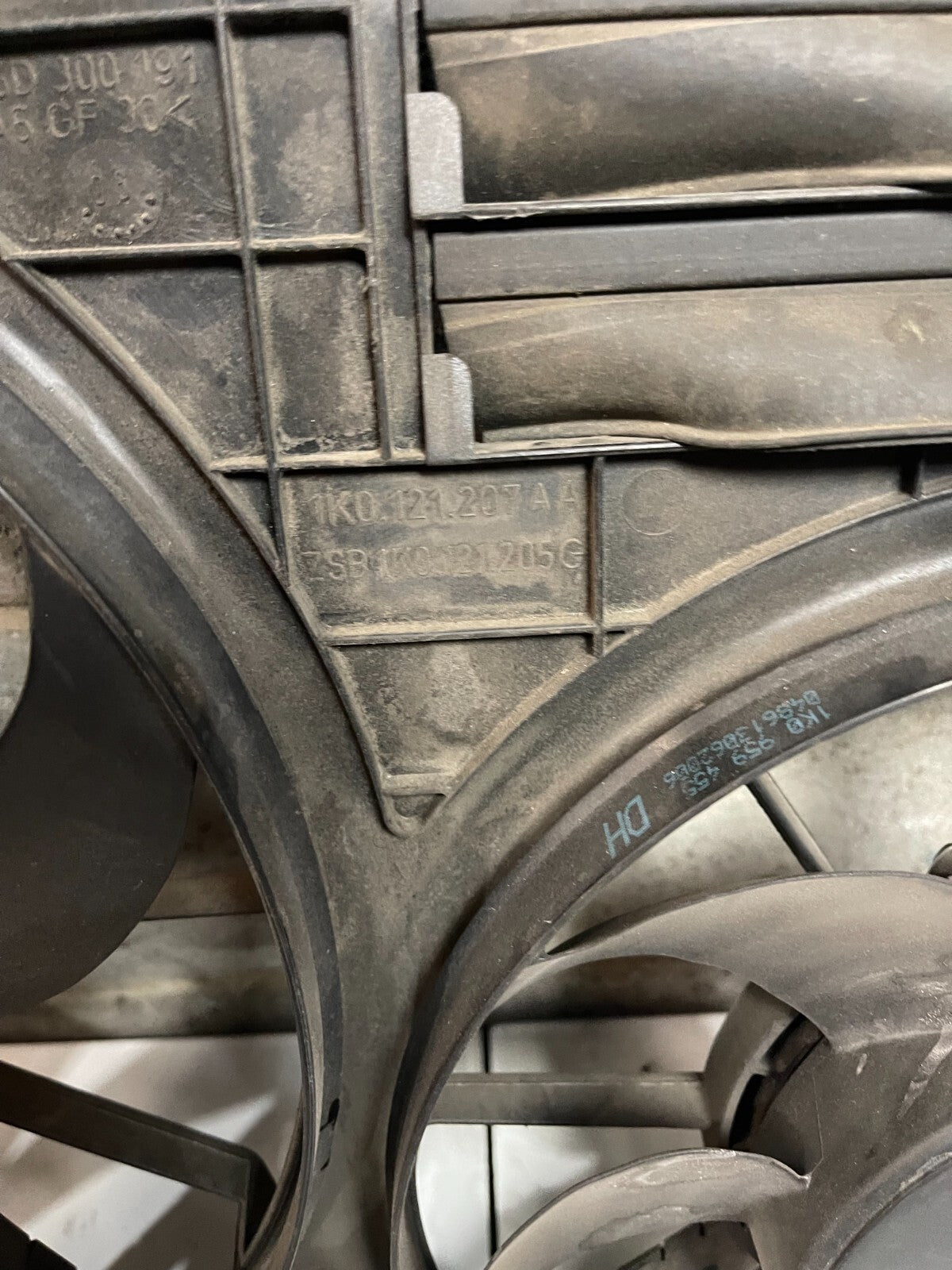 VWAG Engine Fan 1K0121207AA