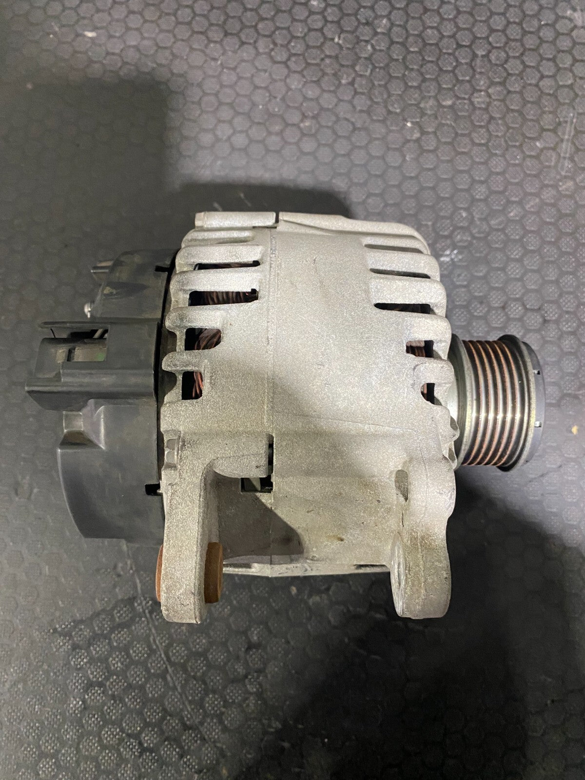 Volkswagen Golf Alternator 03L903023F
