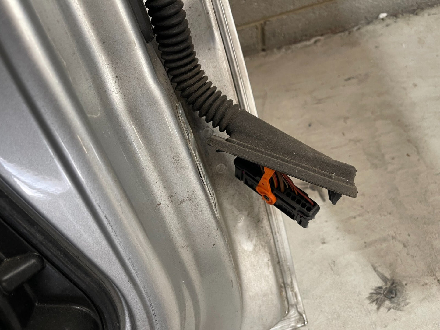 Volkswagen Golf MK6 Front Left Door In Silver *Freight Available*