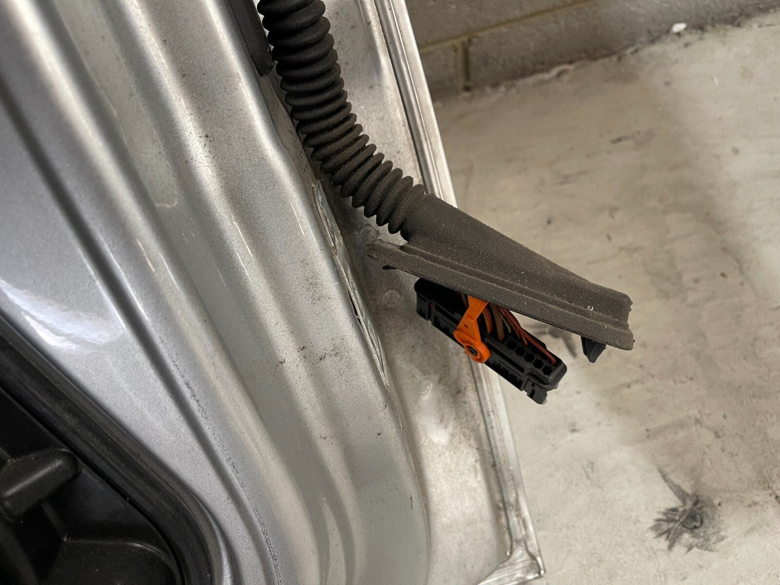 Volkswagen Golf MK6 Front Left Door In Silver *Freight Available*