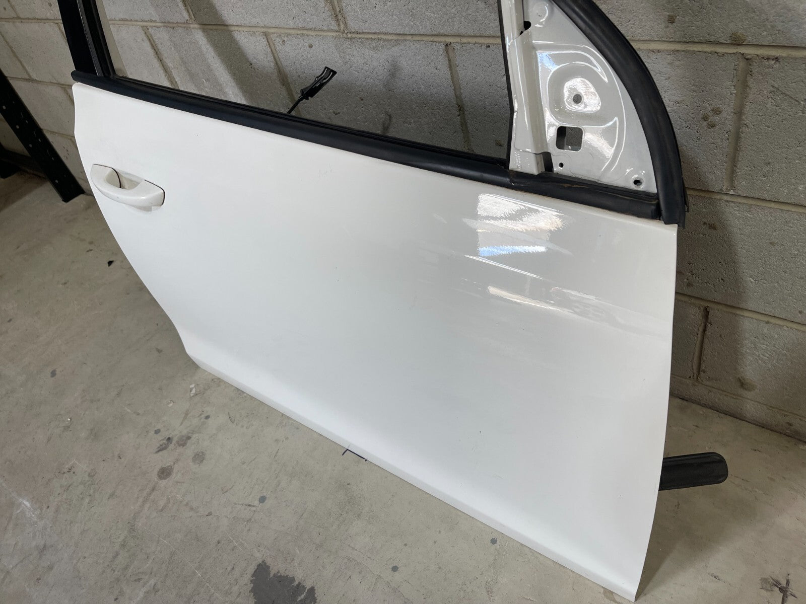Volkswagen Golf MK6 Front Right Door In White *Freight Available*