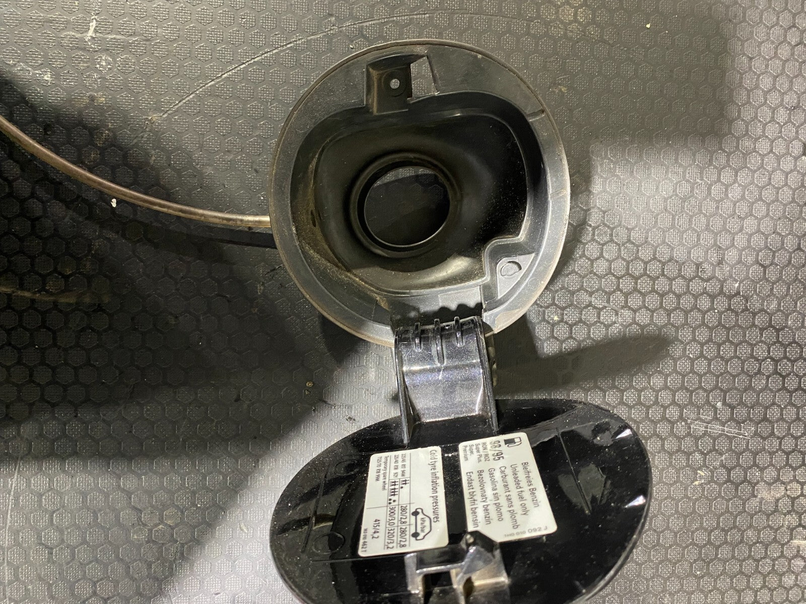 Volkswagen Golf MK5 Black Fuel Cap 1K6809857