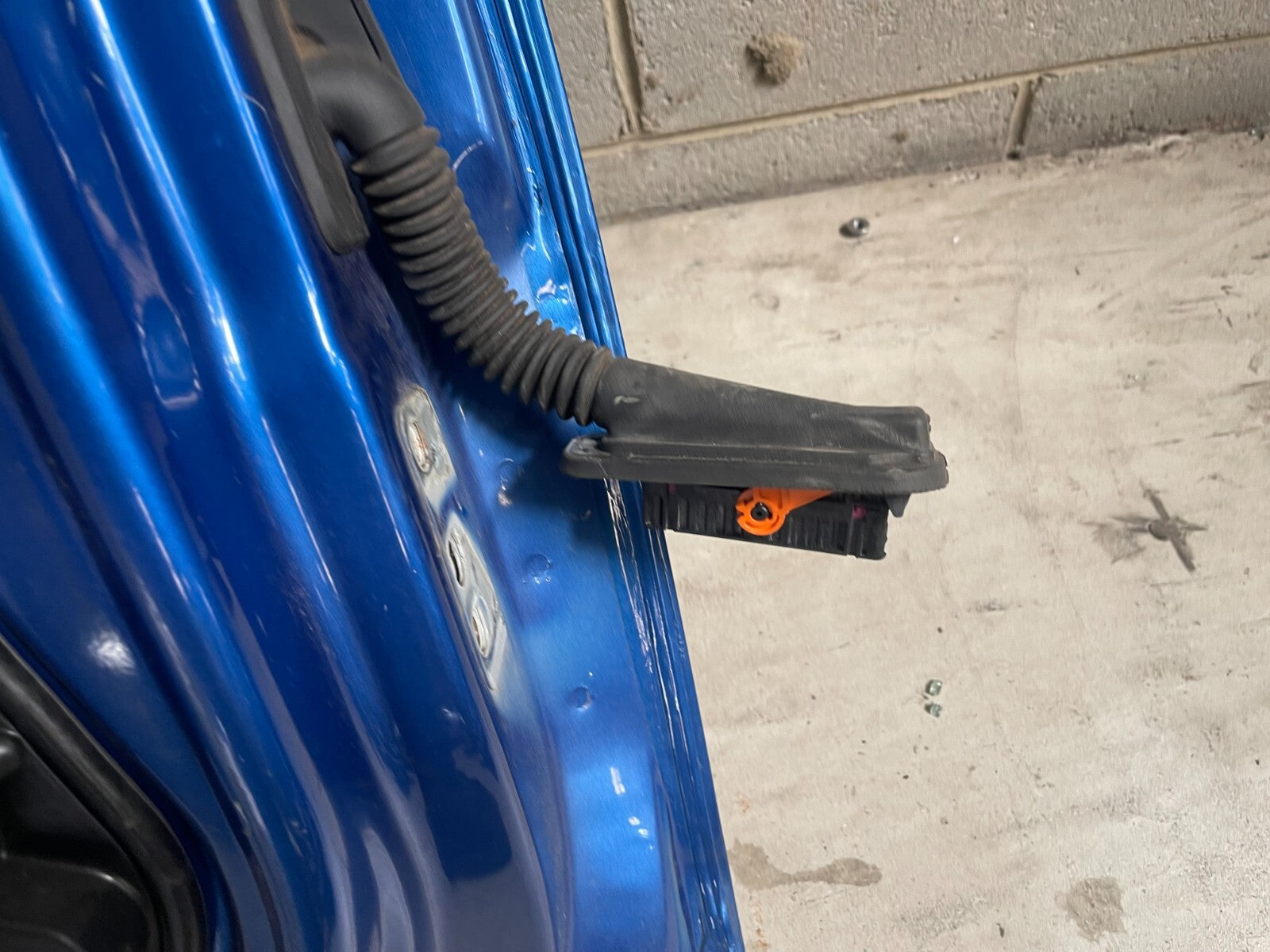 Volkswagen Golf MK6 Front Left Door In Blue *Freight Available*