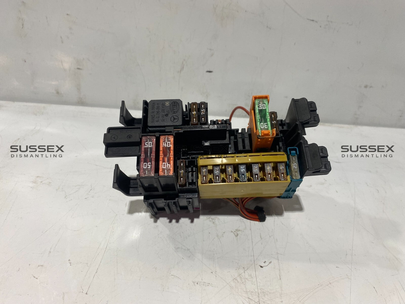 Mercedes-Benz Front Fusebox Complete A2059067200