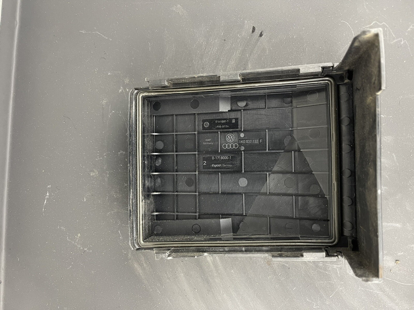 VW Golf GTI Mk5 Mk6 Fuse Box Lid Cover 1K0937132F Passat B6 CC Jetta Tiguan A3