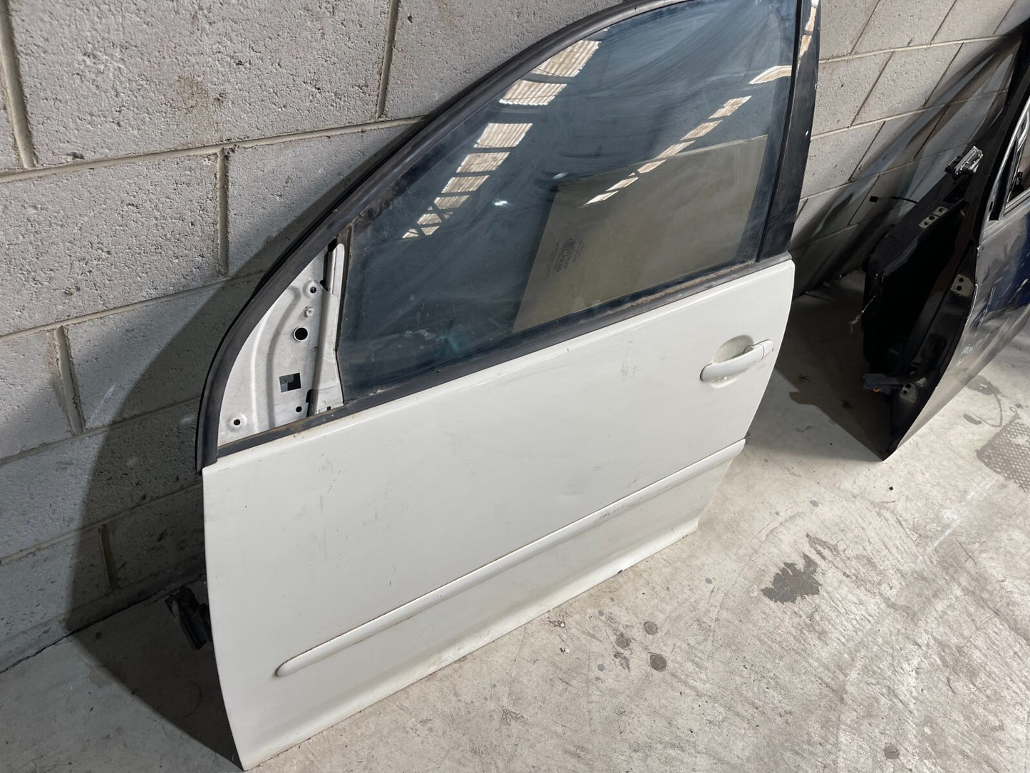 Volkswagen Golf MK5 Front Left Door In White *Freight Available*