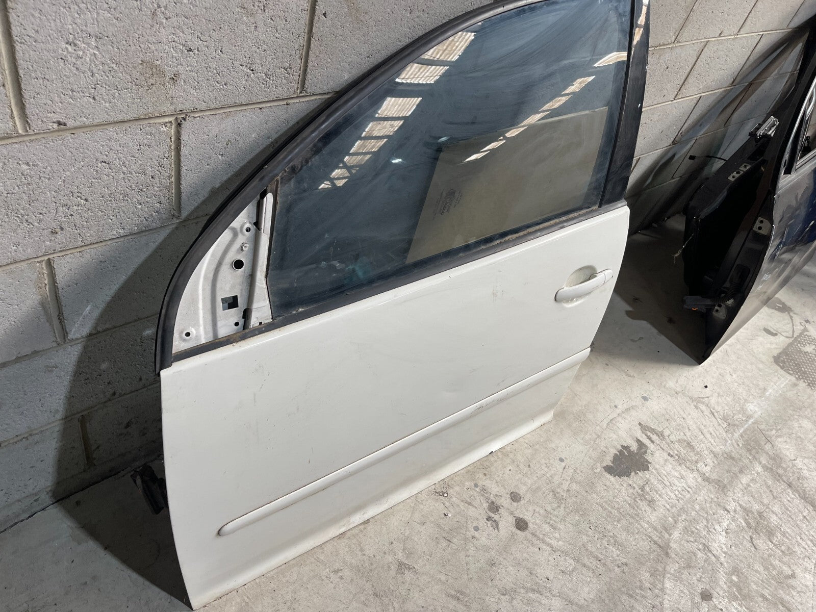 Volkswagen Golf MK5 Front Left Door In White *Freight Available*